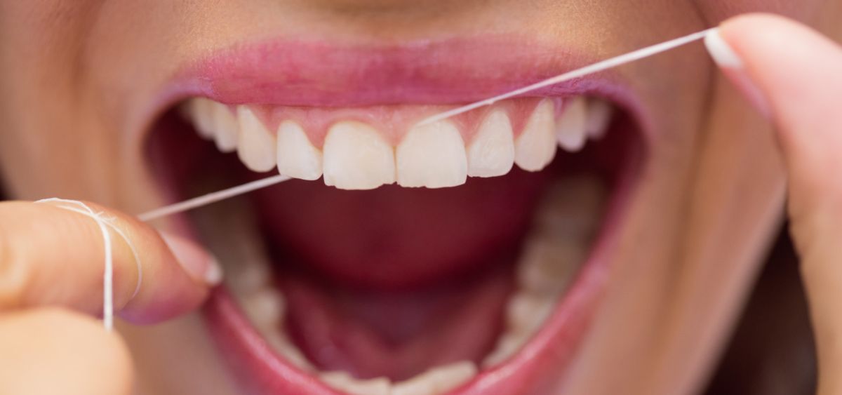Filo interdentale: perchè è importante e ogni quanto usarlo